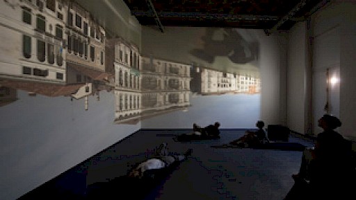 5961961_small.jpg->description